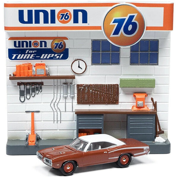 JOHNNY LIGHTNING 1:64 Union 76 Just Oil Change Please - 1970 Dodge Super Bee ミニカー