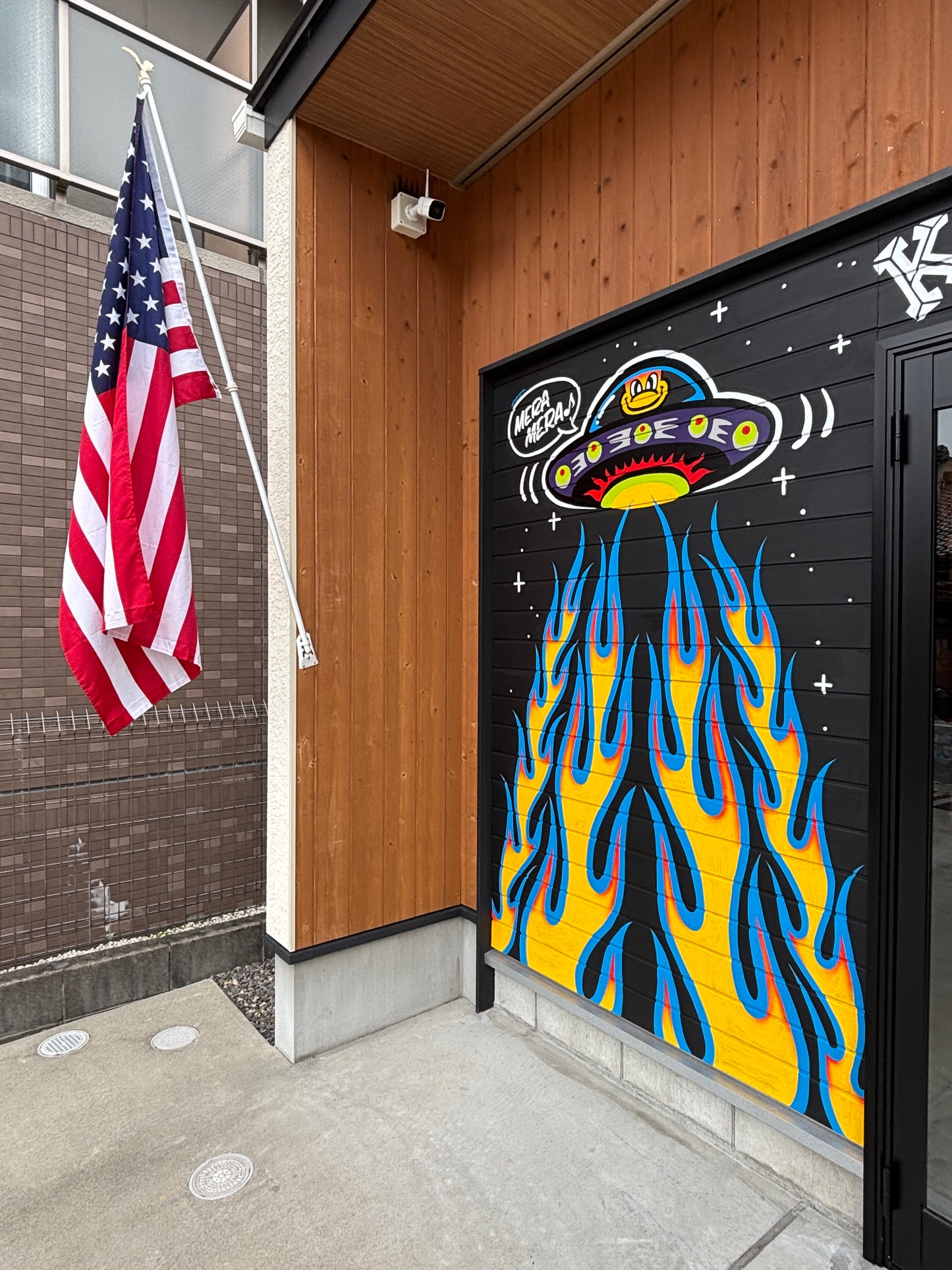 UNITED KUSTOMS 「MERAMERA BOY」ステッカー 小