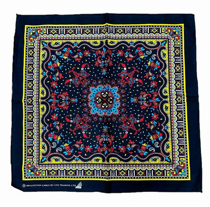 【コットンバンダナ】　チロリアン柄　定番フラッグハンカチ　ブラック