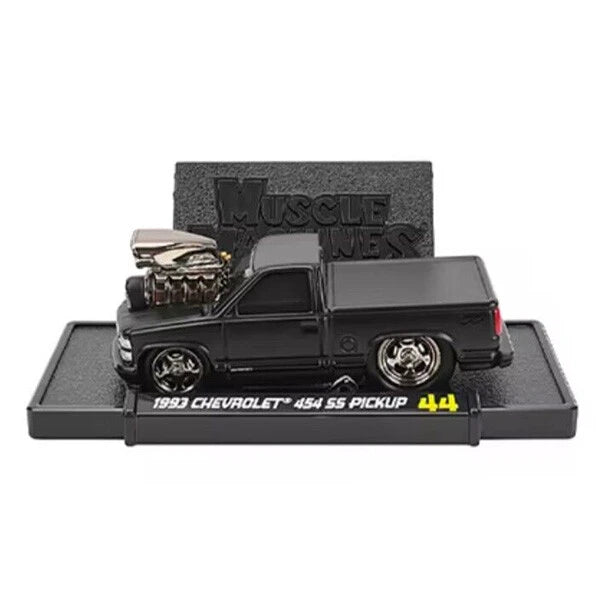 【マッスルマシン】ミニカー Muscle Machines 1:64 1993 Chevrolet 454 SS Pickup Blackout