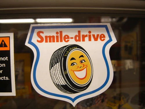 【YOKOHAMA Tire】 耐水性ビニール　ステッカー