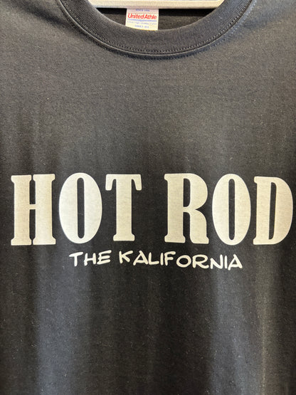 THE KALIFORNIA「KUSTOM KULTURE WORD TEE」THE NASH.氏監修「HOT ROD」ブラック