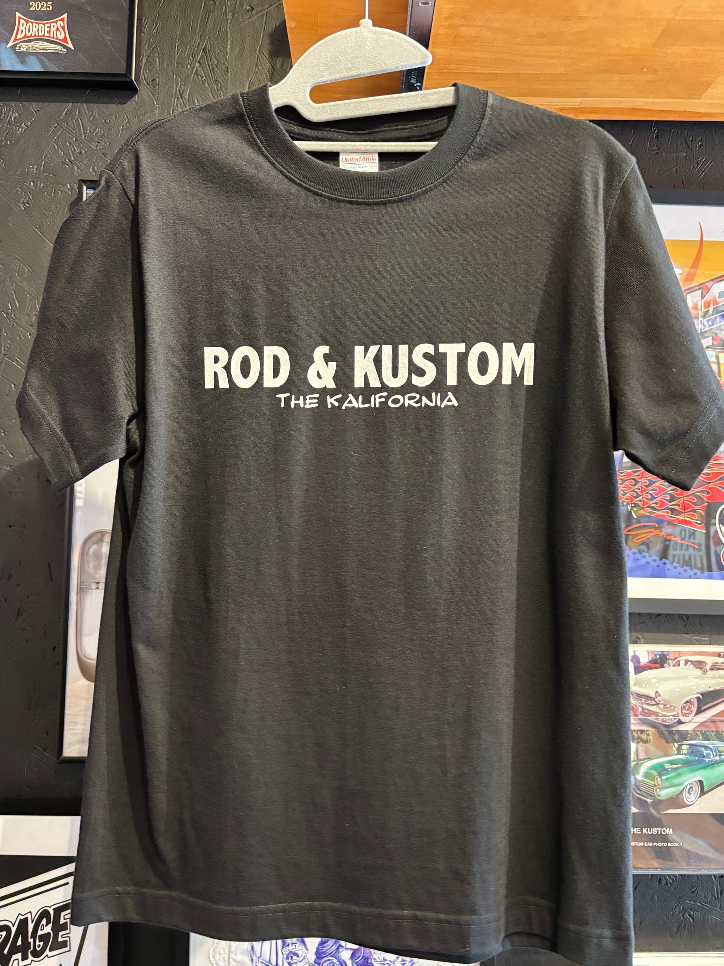THE KALIFORNIA「KUSTOM KULTURE WORD TEE」THE NASH.氏監修「R＆K」ブラック