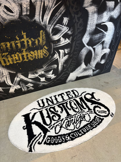 UNITED KUSTOMS　「ORIGINAL LOGO RUG」ラグマット　フワモコ