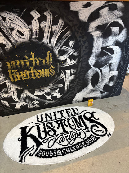 UNITED KUSTOMS　「ORIGINAL LOGO RUG」ラグマット　フワモコ