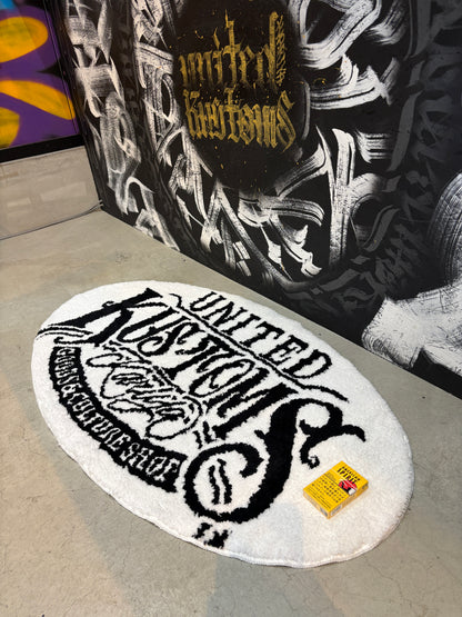 UNITED KUSTOMS　「ORIGINAL LOGO RUG」ラグマット　フワモコ
